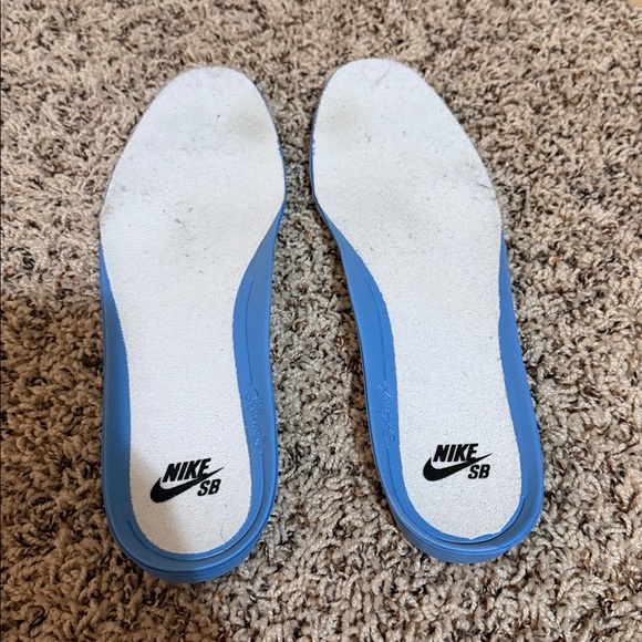 Nike Men's White and Black Sneakers - Picture 6 of 6